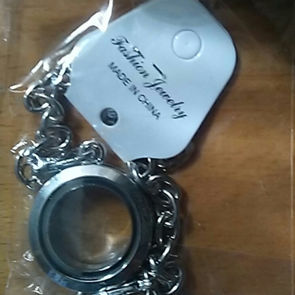 Bracelets - Picture 5 of 5